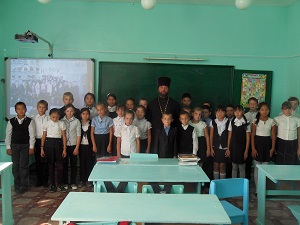 Священник посетил школу в селе Куриловка