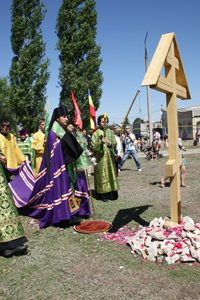 Епископ Пахомий совершил чин освящения места под строительство храма в городе Марксе