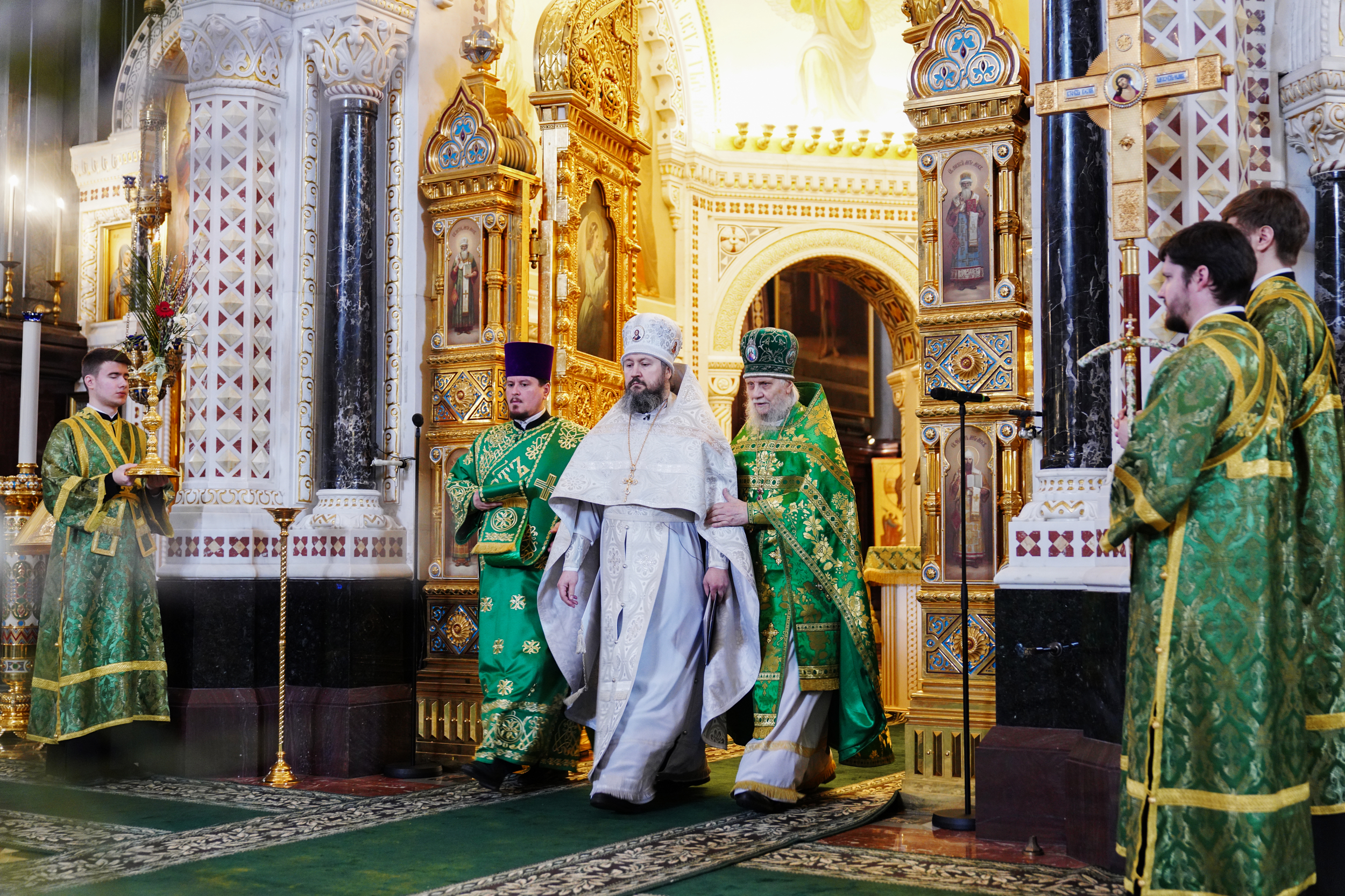 Расписание патриарших богослужений. Епископ Покровский и Новоузенский. Патриархат картинки. Архиерей во время служения литургии Бельский. Фото Патриархии Благовеста 2022 года в Иркутске.