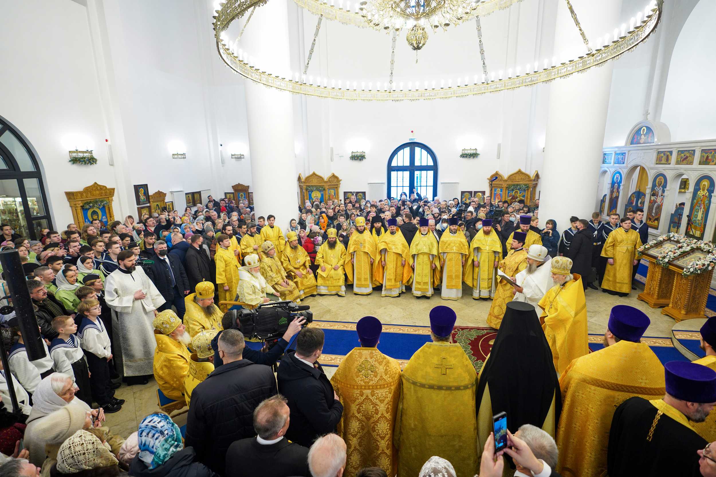 Великое освящение храма введения в Вешняках